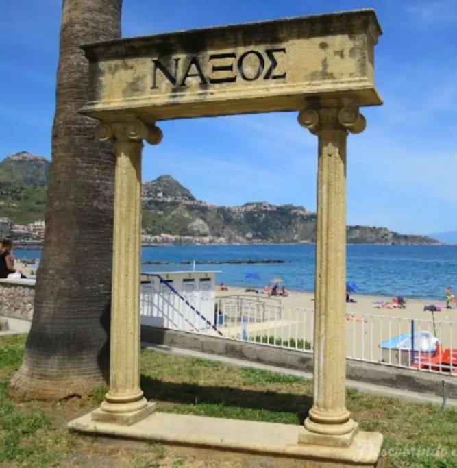 Casa Vacanza Giardini Naxos Taormina Miranaxos Eksteriør billede