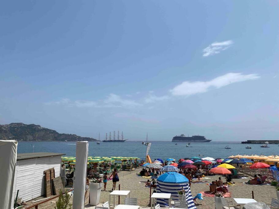 Casa Vacanza Giardini Naxos Taormina Miranaxos Eksteriør billede