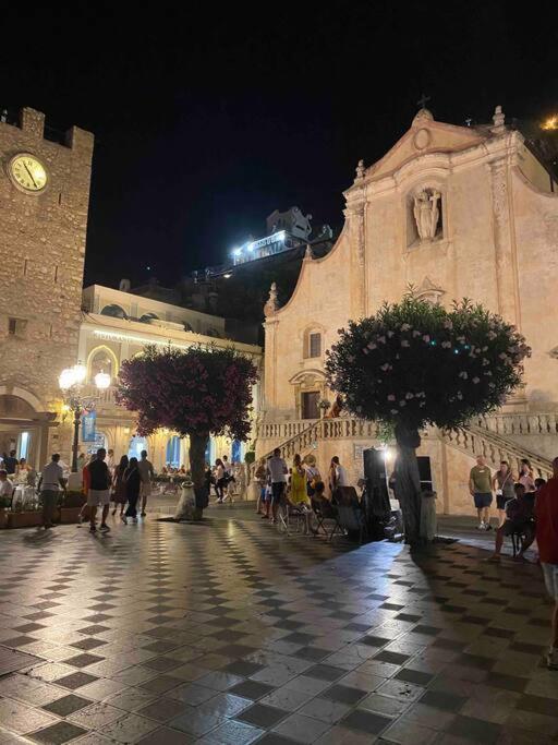 Casa Vacanza Giardini Naxos Taormina Miranaxos Eksteriør billede