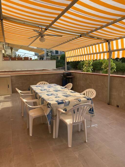 Casa Vacanza Giardini Naxos Taormina Miranaxos Eksteriør billede