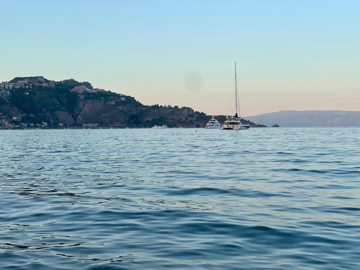 Casa Vacanza Giardini Naxos Taormina Miranaxos Eksteriør billede